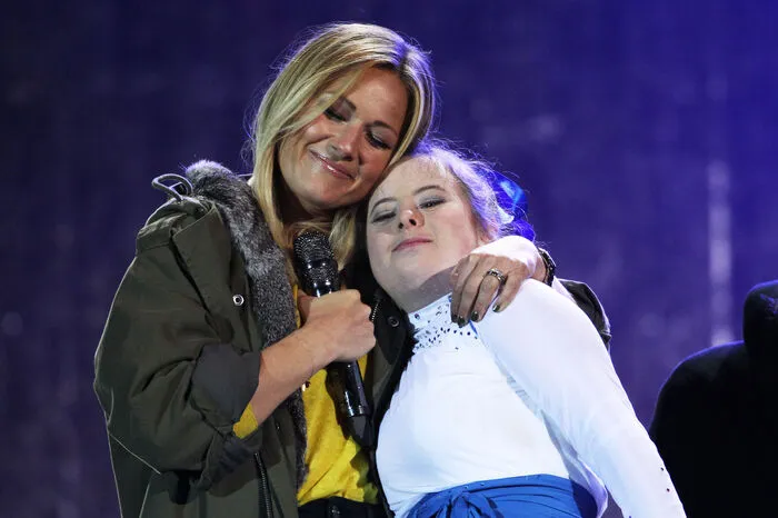 Helene Fischer bei der Eröffnungszeremonie mit der Tänzerin Maria Naber ("Ich bin O.K.")