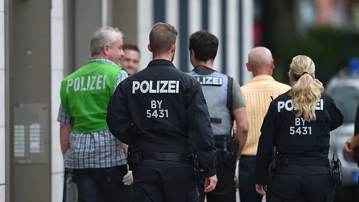 "Wer absichtlich und grundlos einen Polizeieinsatz auslöst, muss die Kosten dafür übernehmen", warnte die Polizeibehörde
