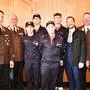 Ein Teil der Feuerwehrjugend mit Hauptbrandinspektor Gerhard Draschl und Brandrat Walter Stöckl (links) und Bürgermeister Alexander Putzenbacher, Abschnittsbrandinspektor Gerhard Zirker und Oberbrandrat Johann Ritzinger