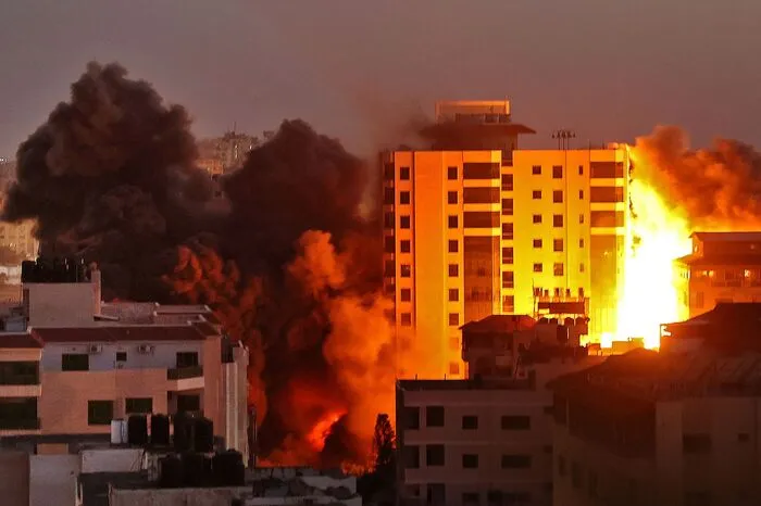 Die Zahl der Toten in dem Küstengebiet stieg nach palästinensischen Angaben auf mindestens 35, Israel meldete bisher fünf Tote.