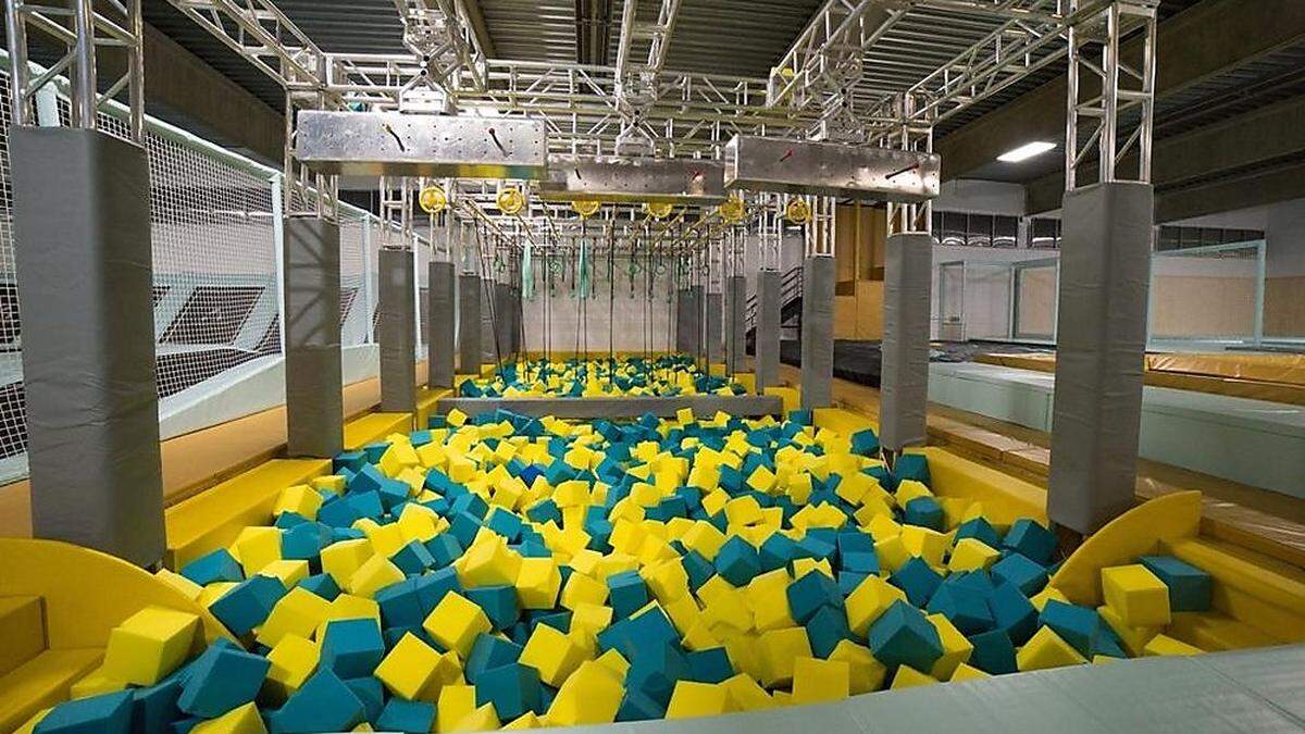 In einer der beiden KAC-Tennishallen entsteht ein Trampolinpark mit 60 Trampolinen. Eine Million Euro werden in den „Jump Dome“ investiert