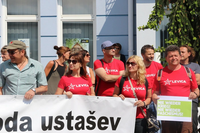 Auf Transparenten und in Ansprachen wurde ein Verbot faschistischer Veranstaltungen in Kärnten und Österreich gefordert.