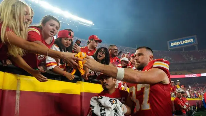 Travis Kelce und die Kansas-City-Chiefs-Fans jubelten