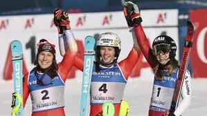 Das Slalom-Podest: Wendy Holdener, Camille Rast, Katharina Liensberger (von links)