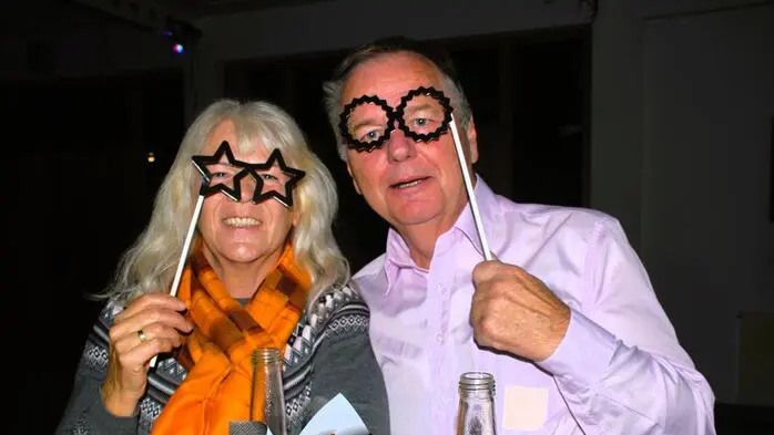 Wenn der Union Sportverein Zauntechnik Hutter Müllex Markt Hartmannsdorf unter seinem Obmann Philipp Wurzer und der Tennisverein Markt Hartmannsdorf unter Obmann Thomas Sampl gemeinsam zur Party laden, dann verhallt ihr Aufruf im Rittscheintal nicht ungehört. 