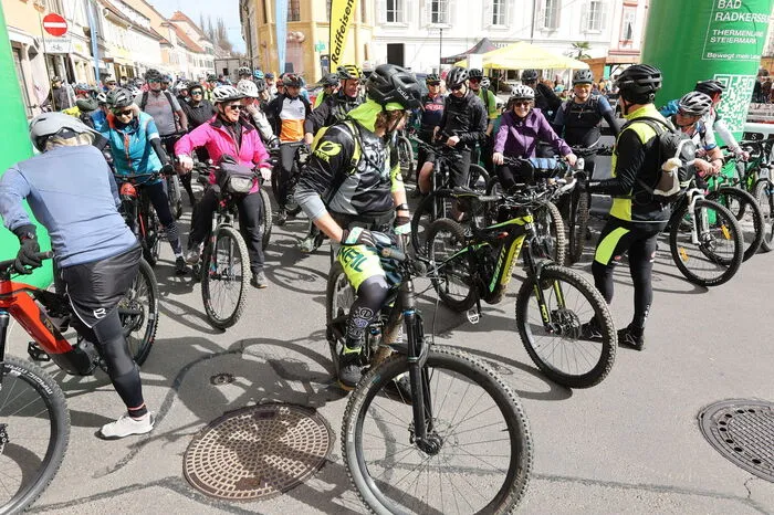 Viele Radbegeisterte waren am Wochenende beim "Anradeln" in Bad Radkersburg dabei.