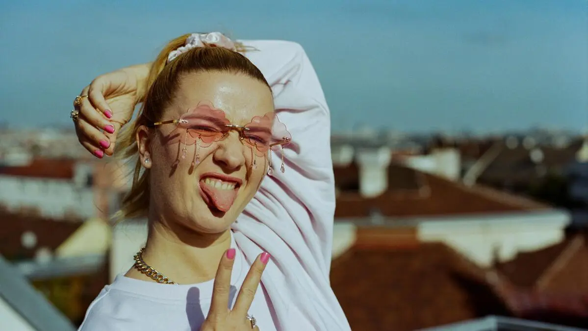 Gini Lampl bezeichnet sich als „Landei mit einem Stadtherzen“ und kommt regelmäßig in die Südsteiermark