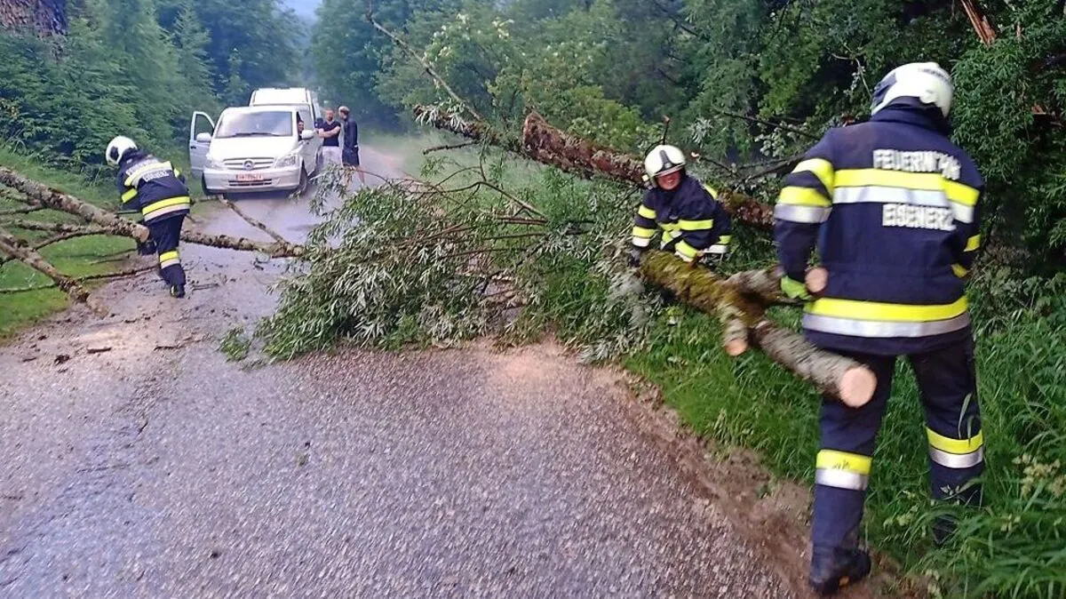 Die Feuerwehr Eisenerz musste nach dem schweren Gewitter ausrücken