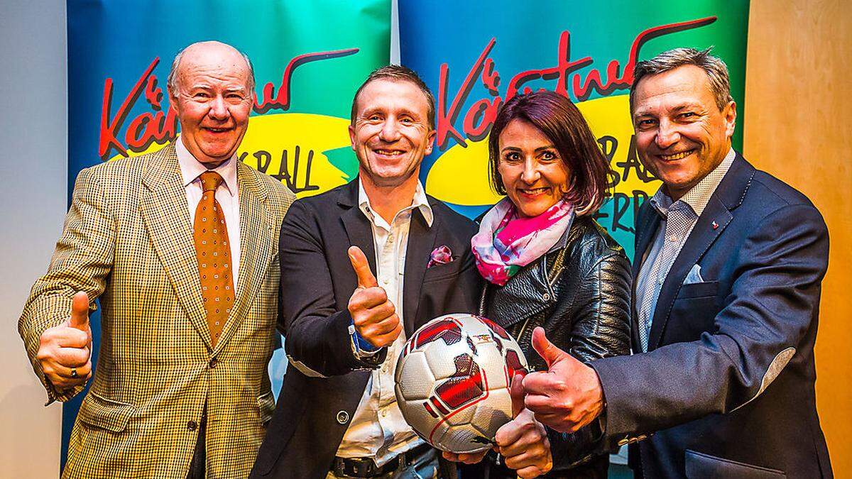 Klaus Mitterdorfer (Zweiter von links) hat es geschafft, er ist der neue KFV-Präsident!