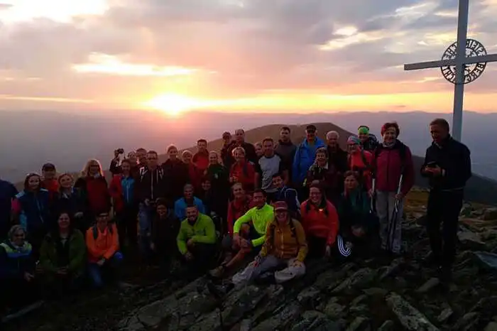 Organisiert von den Tourismusverbänden Murtal, konnten rund 40 Wanderer bei der "Red Moon" Nachtwanderung auf den Ameringkogel Zeuge nicht nur eines unglaublichen Naturspektakels werden ...
