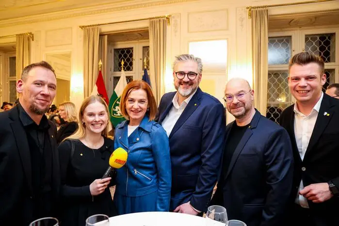 Am Antenne Steiermark-Tisch: Landesrätin Simone Schmiedtbauer