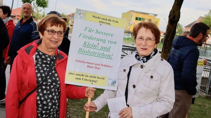 Mehr als 500 Menschen aus dem gesamten Bezirk nahmen am Lichtermeer für mehr Klimaschutz in Hartberg teil.