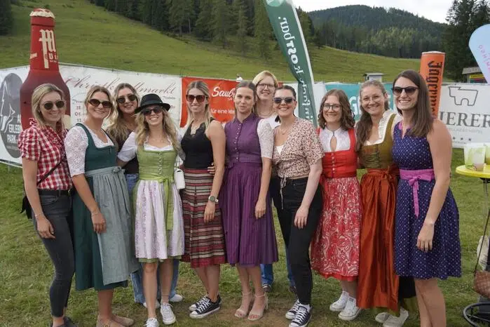 Vor der Kulisse der Almregion wurde den Besucherinnen und Besuchern ein musikalischer Sonntag für die ganze Familie geboten.