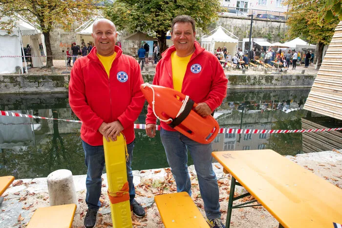 Die Wasserrettung sorgte für die Sicherheit der Besucher.