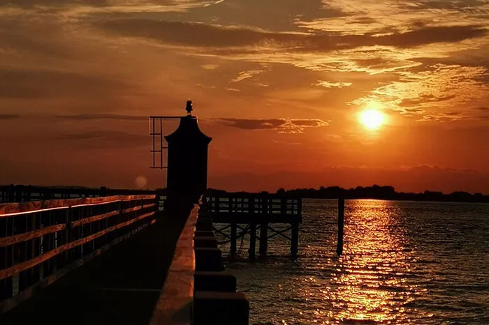 Der frühe Vogel fängt ja bekanntlich den Wurm: Martina Prein hat den Sonnenaufgang im italienischen Lignano auf dem Foto gefangen.