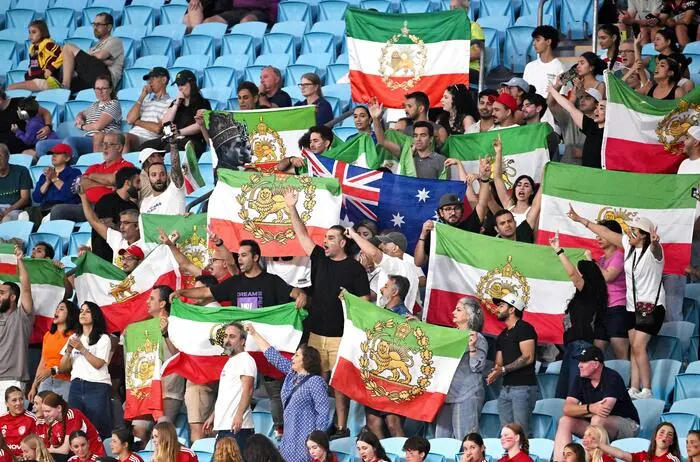 Iranische Anhänger protestierten im Stadion