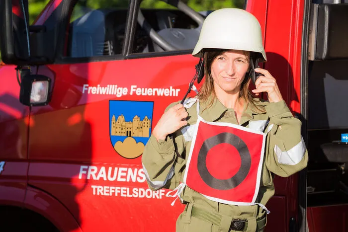 Das Zeichen auf der Uniform zeigt die Funktion im Team