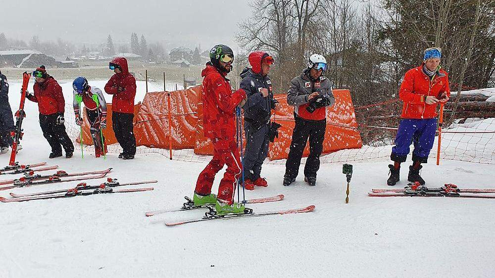 Bis 13. März hat das ÖSV-Slalomteam mit Trainer Marko Pfeifer noch am Weißensee trainiert