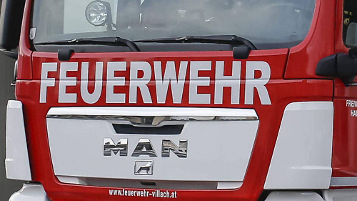 Die Feuerwehr St. Johann rückte mit drei Fahrzeugen und 27 Kameraden aus