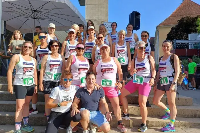 Auch die Gruppe von 30 Frauen, die Fitnesstrainerin Nicole Schawill eigens für den Sonnwendlauf in Feldbach trainiert hatte - die Kleine Zeitung berichtete - nahm erfolgreich am Sonnwendlauf teil