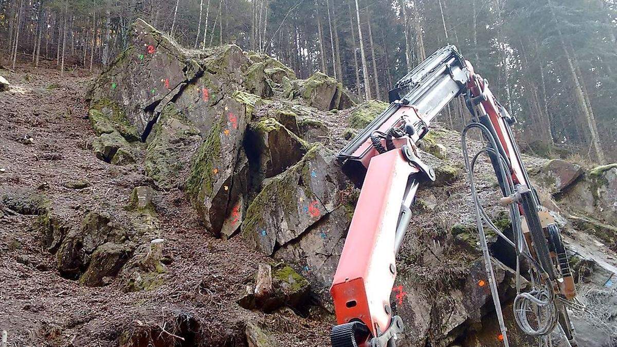 Weitere Sicherungsarbeiten sind nach dem Felssturz noch notwendig