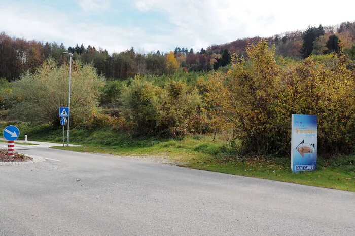 Bitte klicken Sie sich durch die Bilder. . .