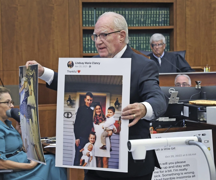 Verteidiger Kevin Reddington mit einem Bild der Familie