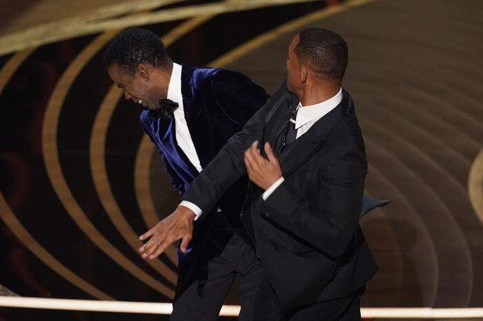 Bei der Oscar-Gala im vergangenen Jahr hatte Smith dem Komiker Chris Rock auf der Bühne eine Ohrfeige verpasst