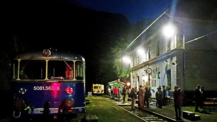 Die jüngste Mondscheinfahrt mit der Erzbergbahn am Freitag Abend zum Bahnhof Erzberg war für alle Beteiligten ein großes Erlebnis, war doch der Blutmond angesagt.