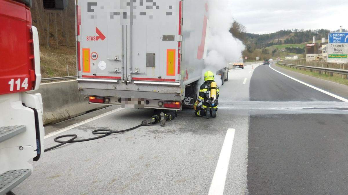 Der beginnende Brand wurde unter Atemschutz von den Einsatzkräften gelöscht