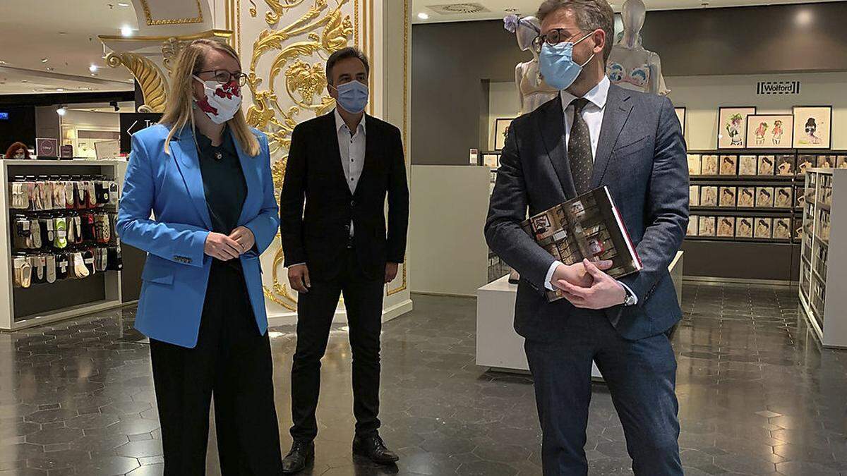 Wirtschaftsministerium Margarethe Schramböck mit Bürgermeister Siegfried Nagl und K&Ö-Chef Martin Wäg