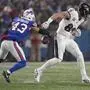 Buffalo-Bills-Linebacker Terrel Bernard im Duell mit Baltimore-Ravens-Tight-End Mark Andrews
