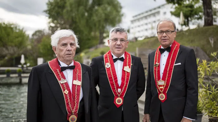 Auf der ganzen Welt veranstaltet die "Chaine des Rotisseurs" - eine Vereinigung von Spitzenköchen - sogenannte "Chapitres", bei denen neue Mitglieder feierlich aufgenommen werden.