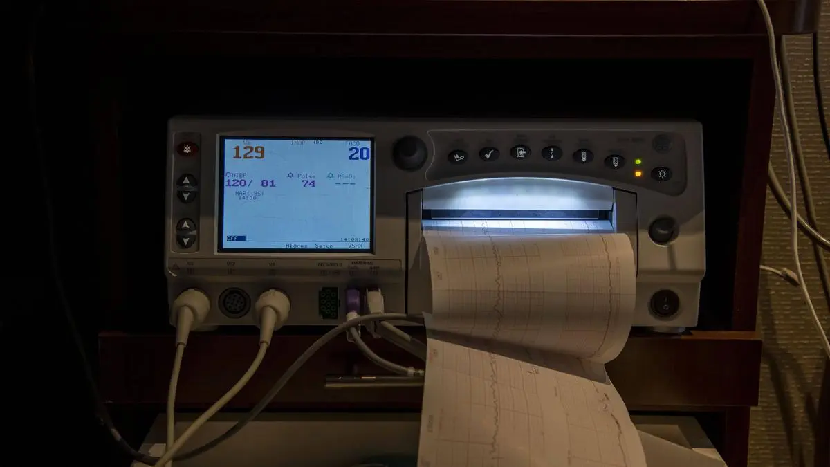 Woman hooked up to a fetal monitor measuring the baby girls vitals MichaelxSilukx/xUniversalxImagesxGroup med_201_9006.jpg 64393_04_med_201_9006 