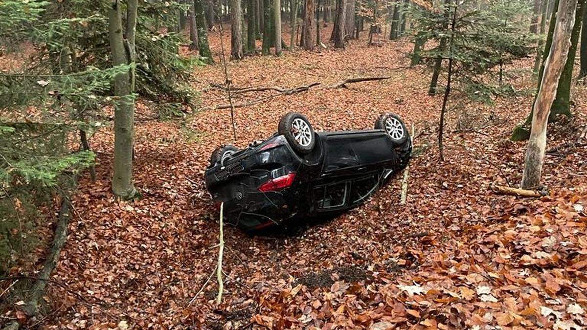 Die Pkw-Lenkerin erlitt leichte Verletzungen bei dem Unfall