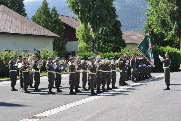 Die Militärmusik begleitete die Verabschiedung musikalisch.