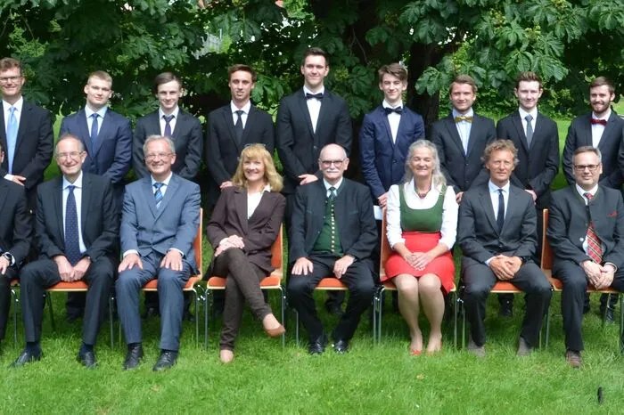 Abteilung Maschinenbau: 10. AHMBT-Klasse: Florian Ganster, Thomas Haider, Sebastian Hirschmanner, Thomas Hofbauer, Christoph Rath und Felix Reithofer.