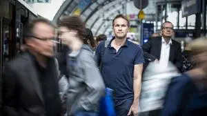 Gerald Knaus ist ein âöâsterreichischer Soziologe und Migrationsforscher. Er ist MitgrâöÂºnder und Vorsitzender der Denkfabrik EuropâöÂßische StabilitâöÂßtsinitiative ESI - portraitiert 13.09.2023 in Berlin Berlin Deutschland *** Gerald Knaus is an Austrian sociologist and migration researcher He is co-founder and chairman of the think tank European Stability Initiative ESI portraits 13 09 2023 in Berlin Berlin Germany Copyright: xDominikxButzmannx