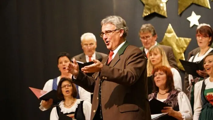 Richard Pertl und die Singgemeinschaft Döbriach gestalteten ein stimmungsvolles Konzert.