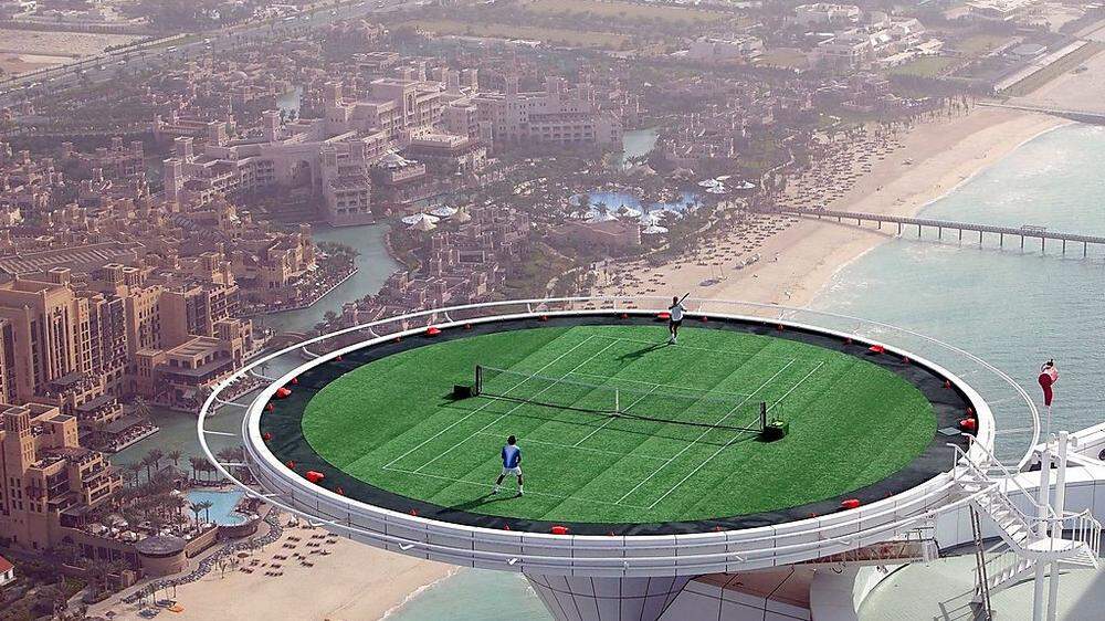 Auch in luftiger Höhe, wie hier in Dubai, wurde bereits Tennis gespielt