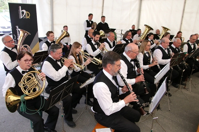 Zum Konzert der Bergkapelle las Bürgermeister Schmid einige Erzählungen des legendären Gustl Reinthaler.