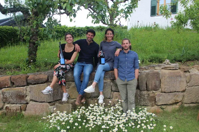 Die Familie Fischer vom Weingut Fischer lud mit dem Motto "Make Stradenberg great again" auf ihren Hof ein