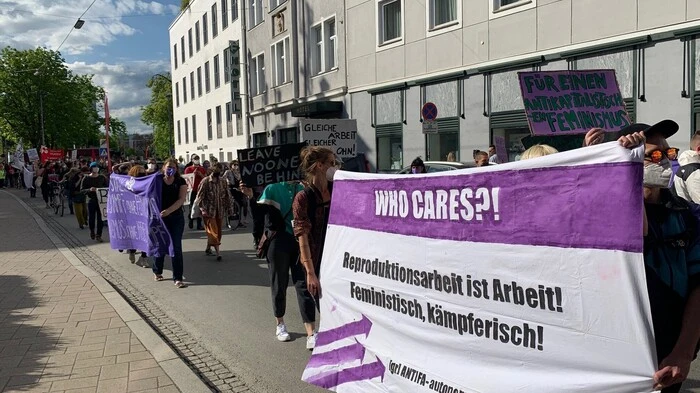 Das Demonstrations-Bündnis konnte durchaus mobilisieren, wie die Bilder vom Lendplatz und der Hauptbrücke zeigen.