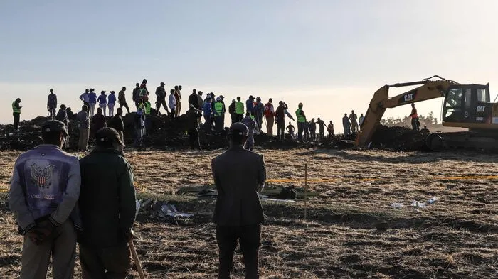 Nach dem Flugzeugabsturz in Äthiopien hat der Geschäftsführer der betroffenen Fluglinie auf einer Pressekonferenz eingehende Untersuchungen angekündigt.