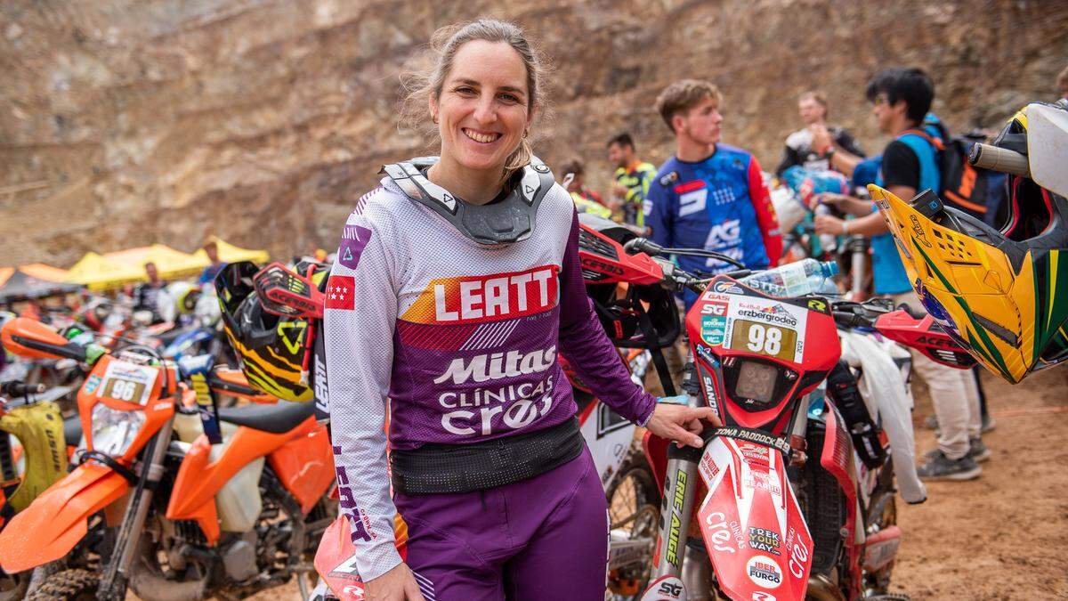 Die Spanierin Sandra Gomez ist eine von drei Endurofahrerinnen, die für das diesjährige &quot;Hare Scramble&quot; qualifiziert sind. 