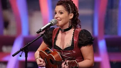Tamara Kapeller will Dieter Bohlen mit Ukulele überzeugen