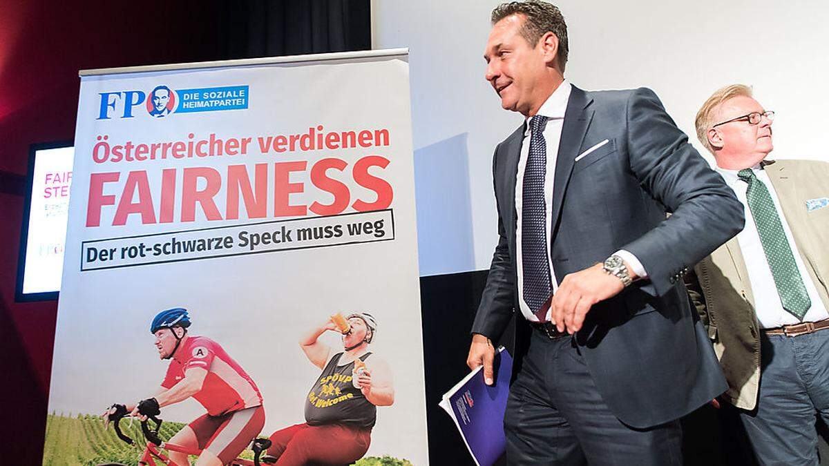 Heinz-Christian Strache ist unser erster Gast auf der Bühne, das Motto der Veranstaltung: &quot;Mittendrin in der Heimat&quot;