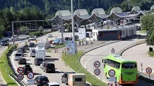 Am Wochenende wird an den Grenzübergängen wieder Geduld gefragt sein (Archivbild)