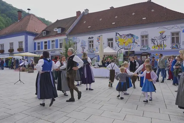 Neben den Direktvermarktern gestalteten auch die Landjugend, die „Floninger“ und Gastronomiebetriebe das Fest mit