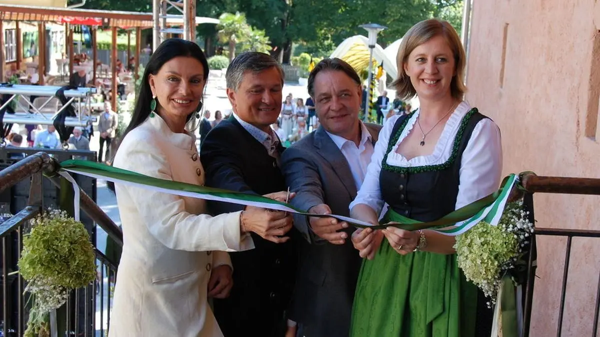 Sonja Klima, Erwin Klissenbauer, Wolfgang Neubauer und Barbara Eibinger-Miedl durchschnitten das Band zum neuen Museum